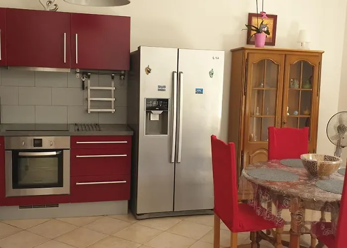 Tres Bel Appartement,Proche Plage Et Centre Ville.